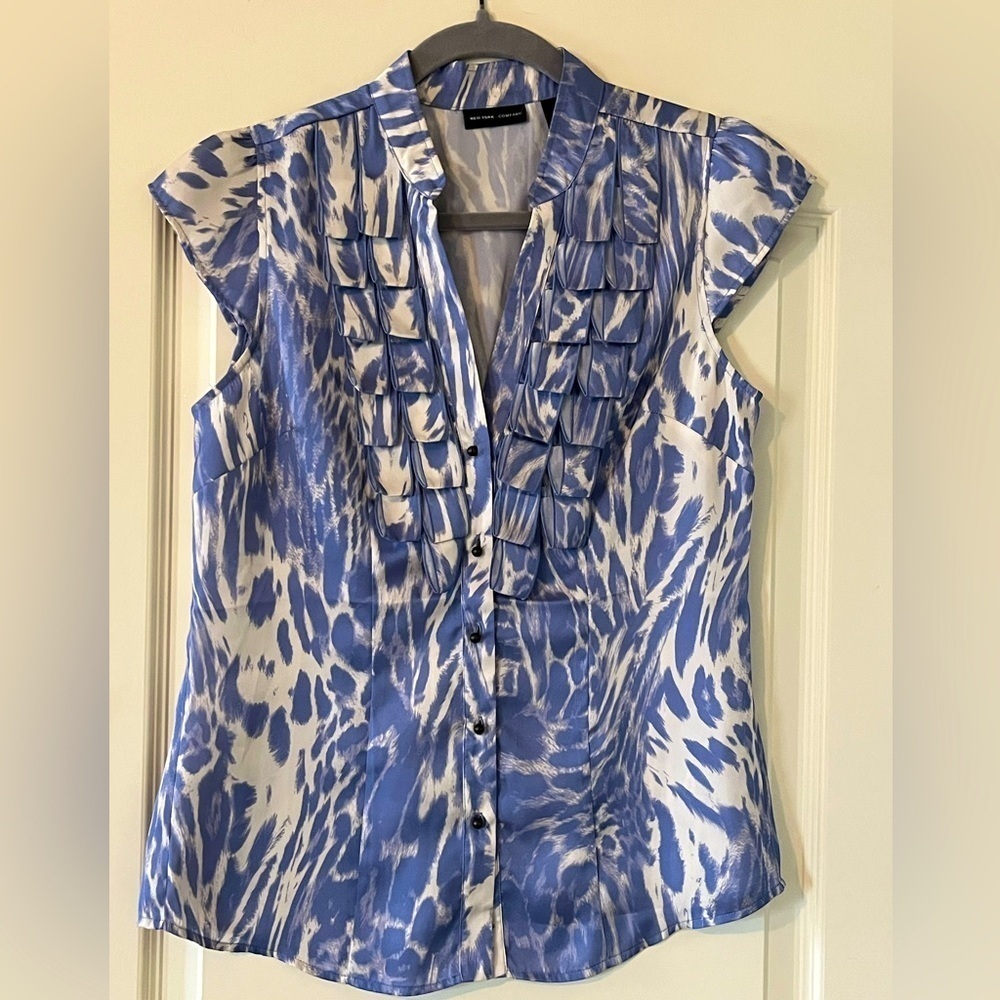 New York & Company Light Blue-Violet & White Cap Sleeve Blouse Women’s Size 4